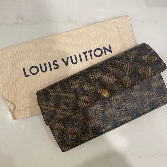 Louis Vuitton Wallet - Picture 7 of 8